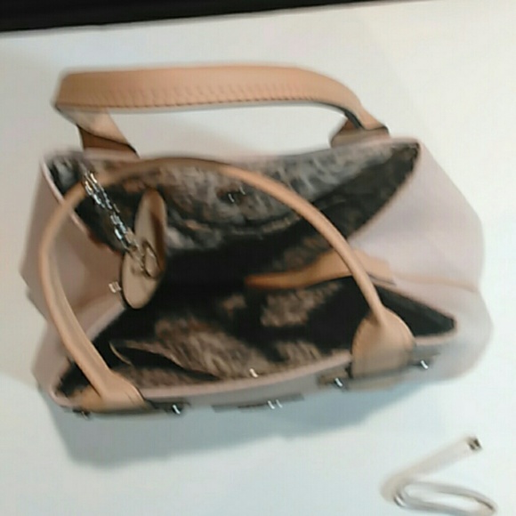Guess Pink purse - Picture 3 of 7